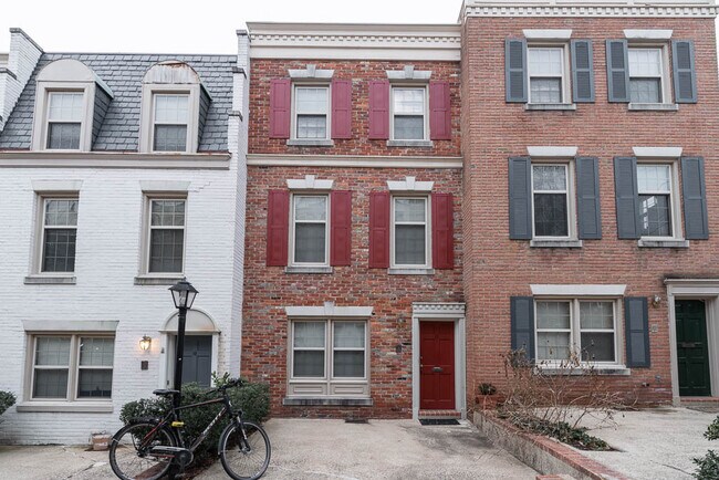 Building Photo - 4450 MacArthur Blvd NW