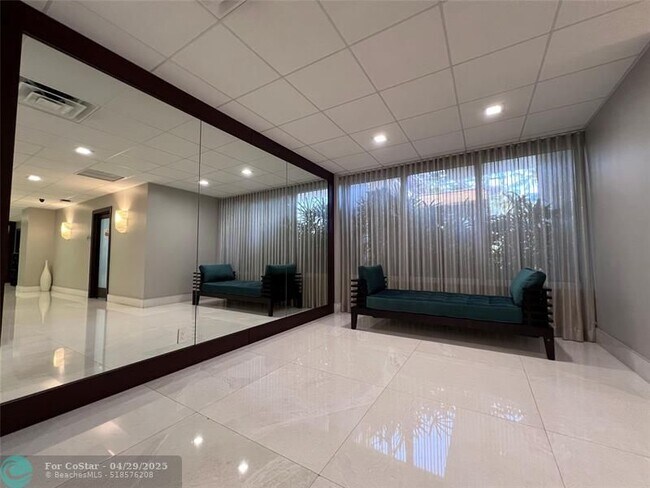 Building Photo - 3500 Galt Ocean Dr