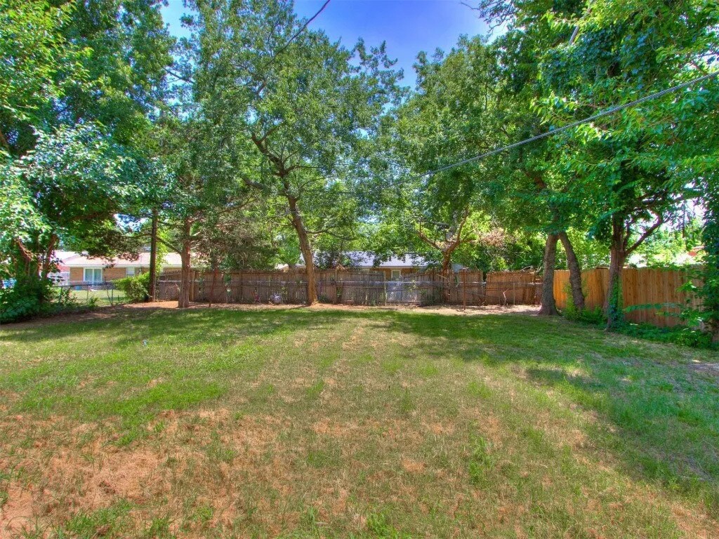 Building Photo - 1528 Avondale Dr