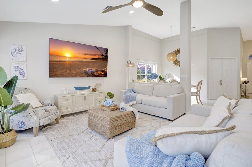 Building Photo - 6726 Sloane Pl