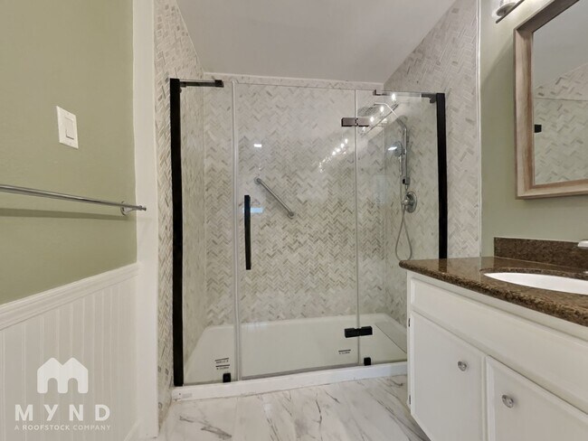 Building Photo - 4003 Highknoll Ln