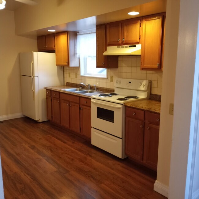 Building Photo - 43 Hawthorne St