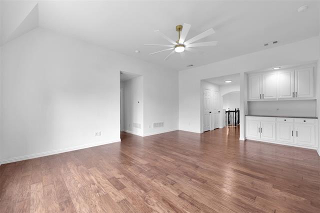 Building Photo - 3310 Meadow Wood Dr