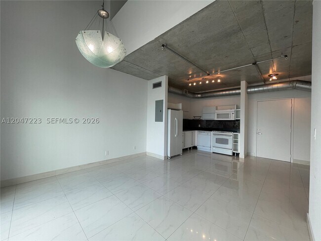 Building Photo - 690 SW 1st Ct