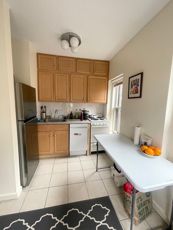 Building Photo - 68 Myrtle St