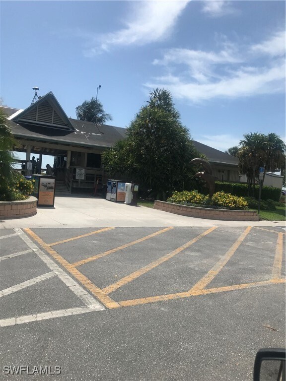 Building Photo - 216 Banyan Blvd