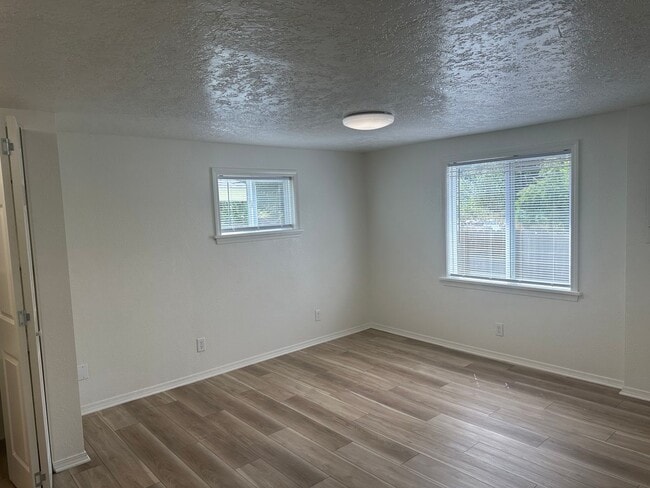 Building Photo - 3 bedroom 2 bathroom house in Dexter!