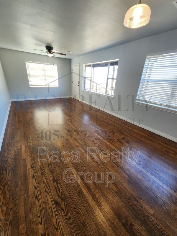 Building Photo - 630 S Lester Ln
