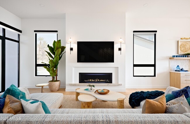 Building Photo - 4207 E Campbell Ave