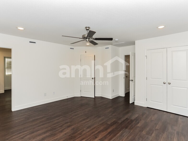 Building Photo - 8944 Tiger Tooth Ave