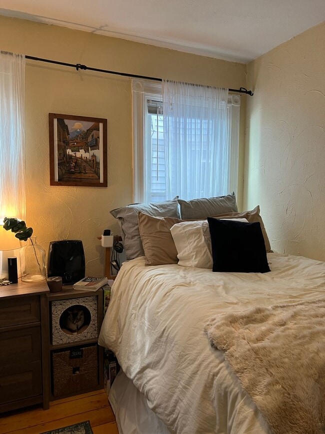 Building Photo - 381 Highland Ave