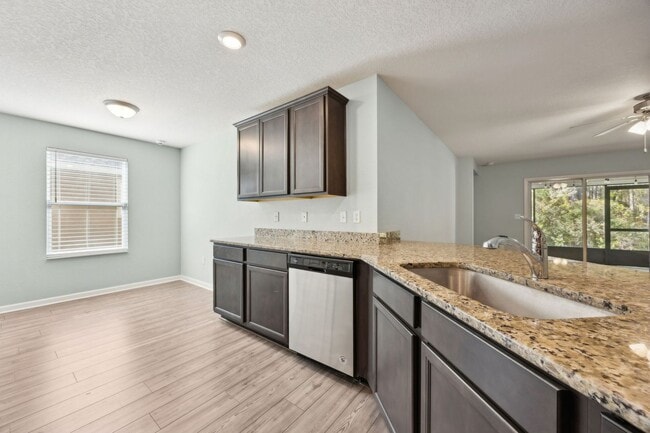 Building Photo - Adorable 3/2 in Lumber Creek