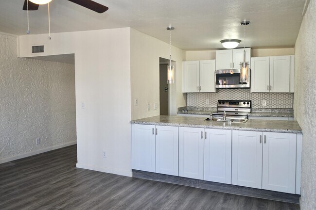 Building Photo - 4635 N 27th Ave