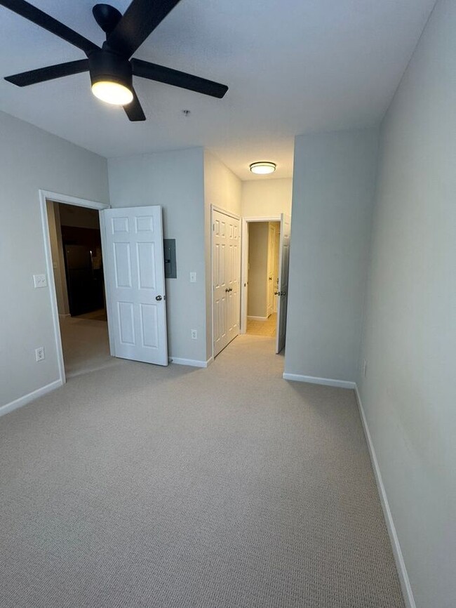 Building Photo - 12945 Centre Park Cir