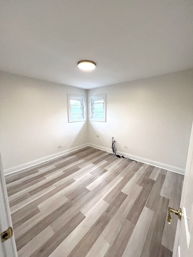Building Photo - 6842 W Lode Dr