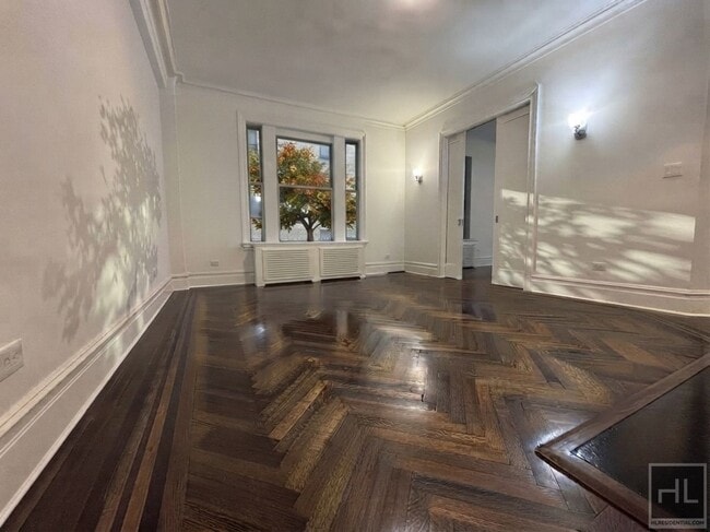 Building Photo - 166 W 72nd St