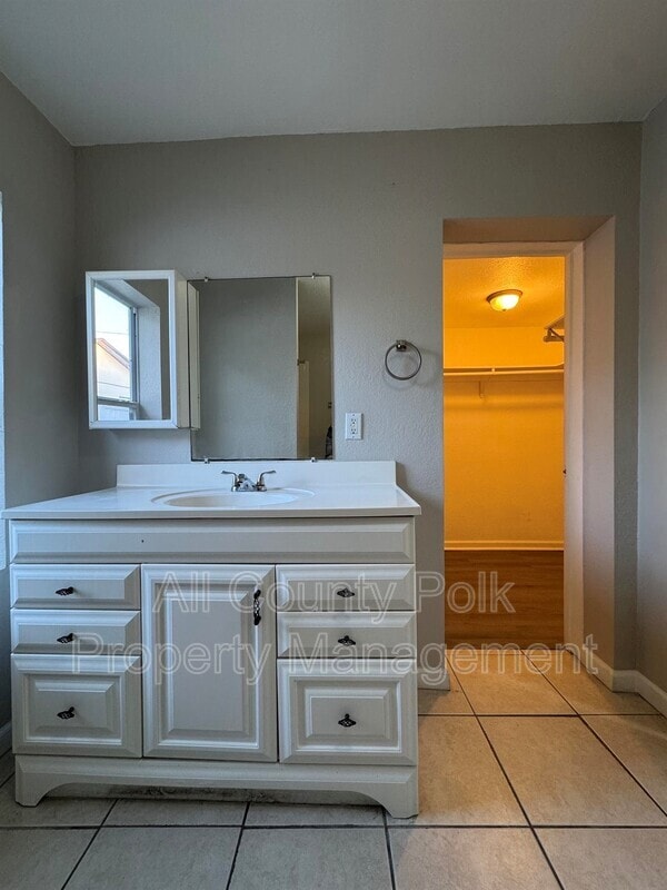 Building Photo - 1205 Ave F