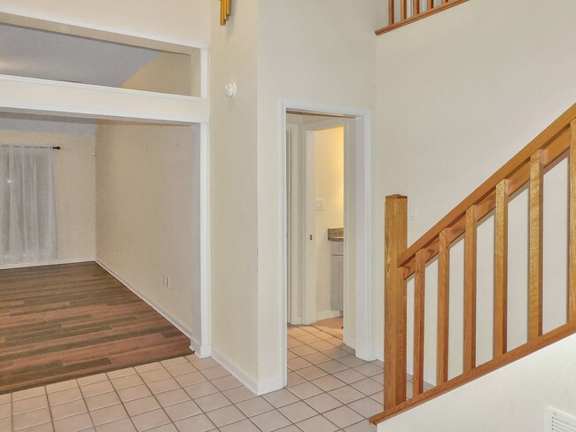 Building Photo - 48145 Mayflower Dr