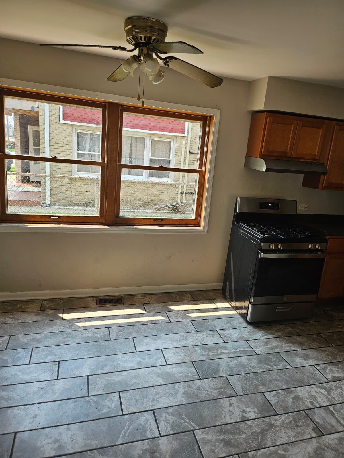 Building Photo - 513 N Valerie Ln