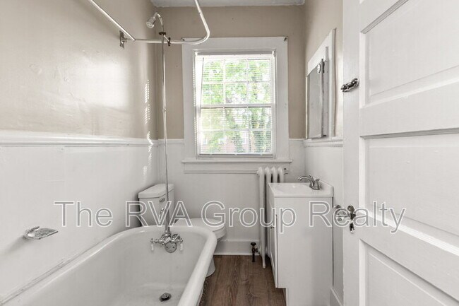 Building Photo - 2611 Grayland Ave