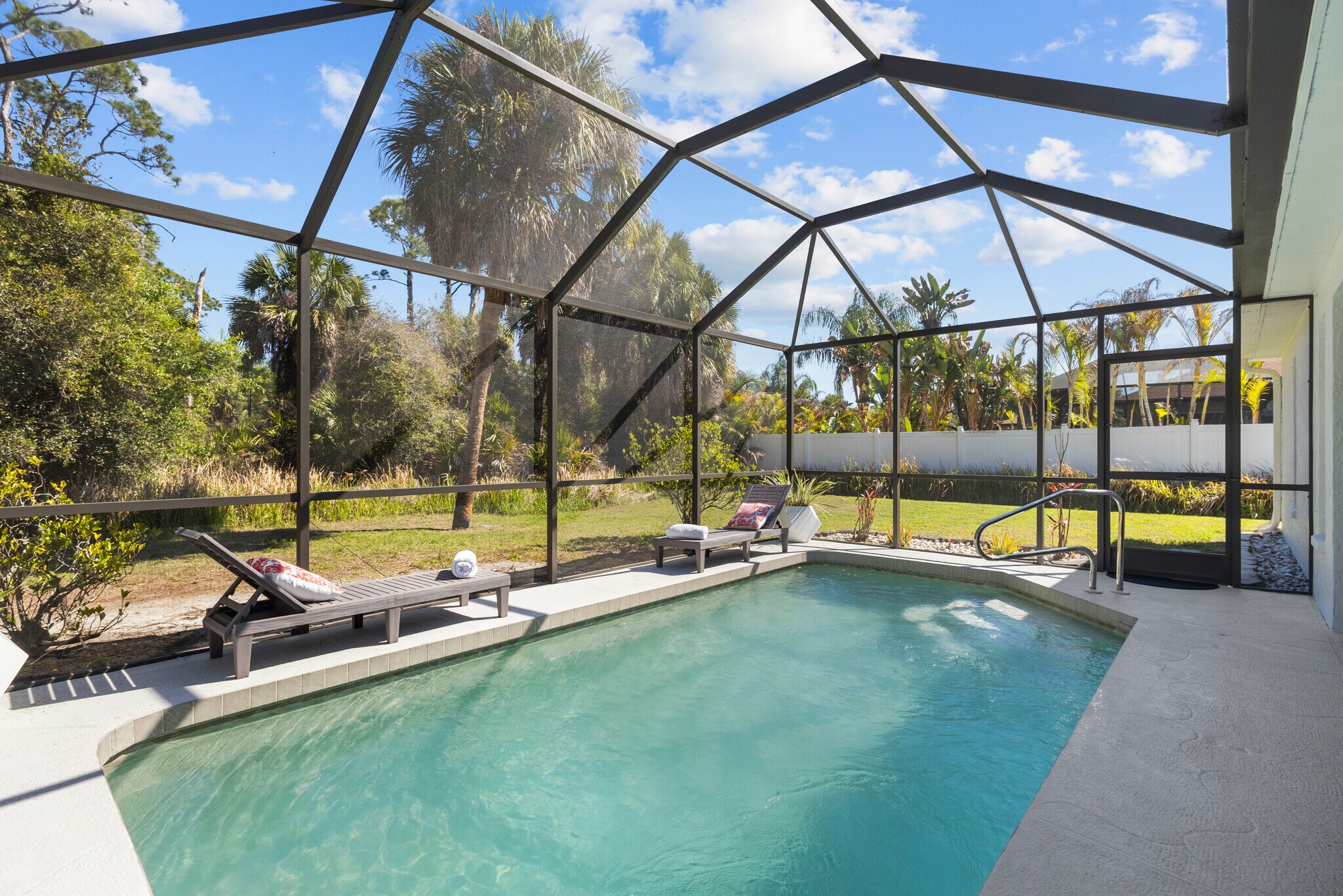 Building Photo - 3620 Candia Ave