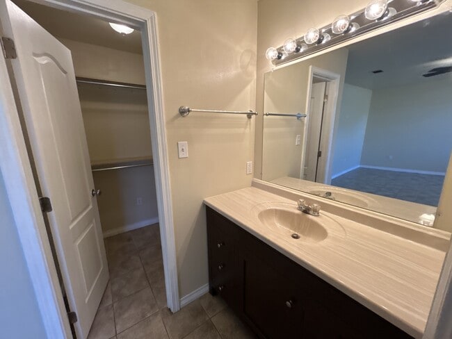 Building Photo - 3301 Pecan Dr