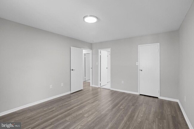 Building Photo - 9728 Kingsbridge Dr