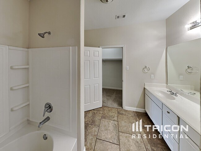 Building Photo - 705 Barkridge Trail