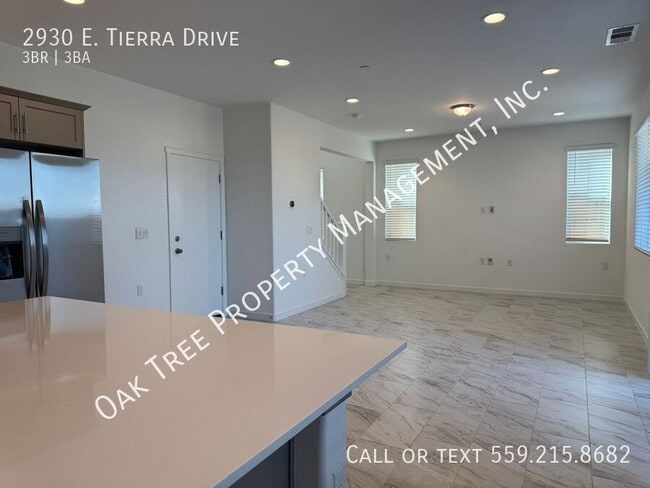 Building Photo - 2930 E Tierra Dr