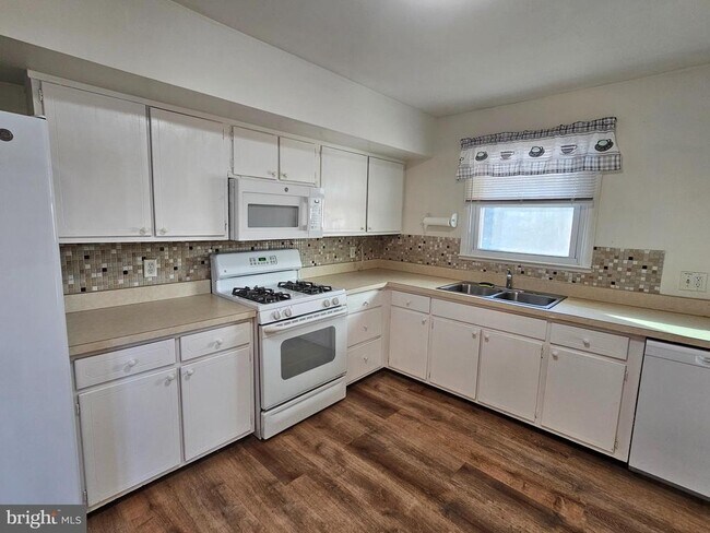 Building Photo - 21 Dawes Dr