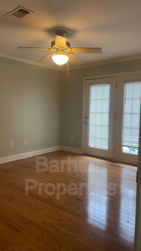 Building Photo - 2111 Raguet St