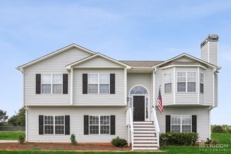 Building Photo - 282 Clara Bell Way