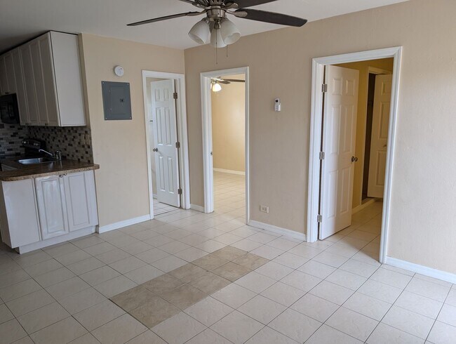 Building Photo - Deerfield