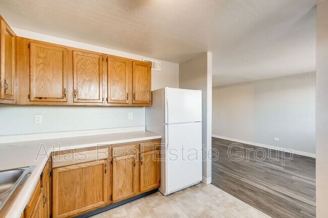 Building Photo - 2550 N Ogden St