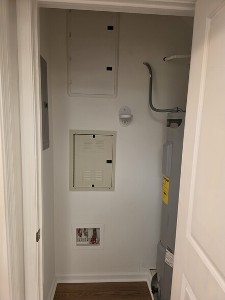 Building Photo - 730 Lacy Oak Dr