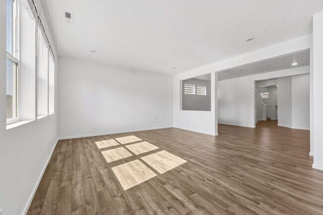 Building Photo - 489 Cremini Lp SE