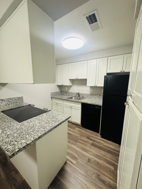 Building Photo - Whitney Villa Apartments
