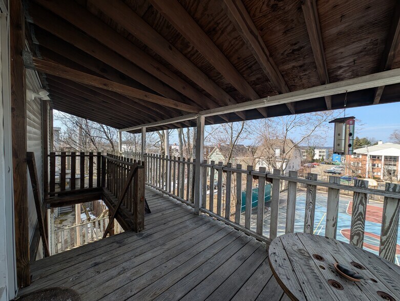 Building Photo - 5 Lowell Cir