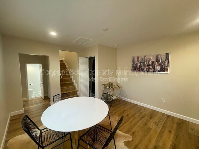 Building Photo - 1813 W Arbutus St