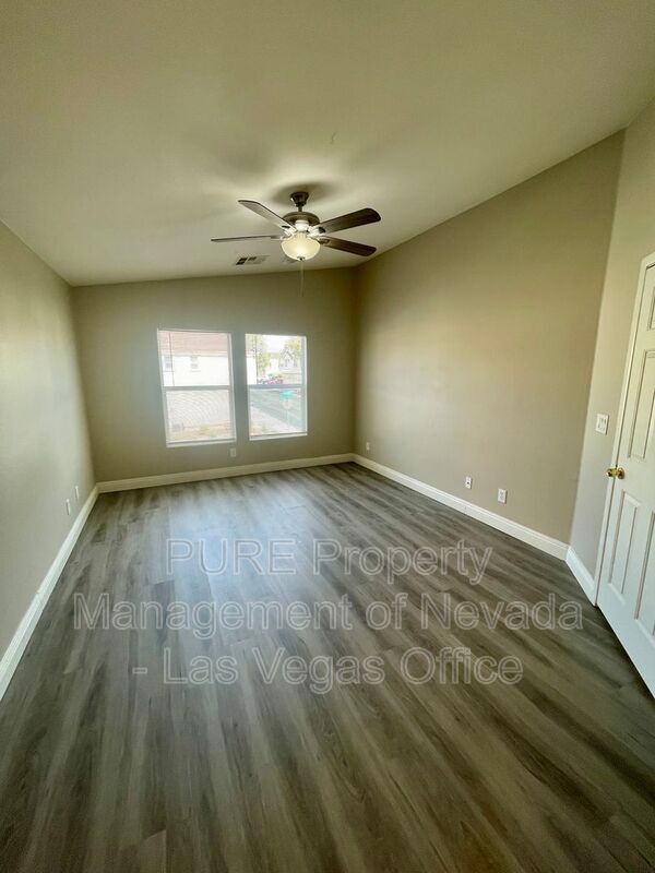 Building Photo - 3047 Errol Flynn St