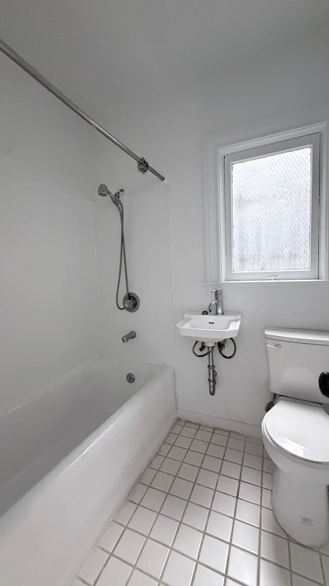 Building Photo - 347 Eddy-505