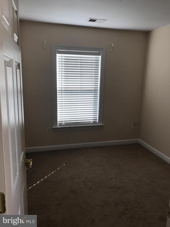 Building Photo - 8010 Duck Pond Terrace