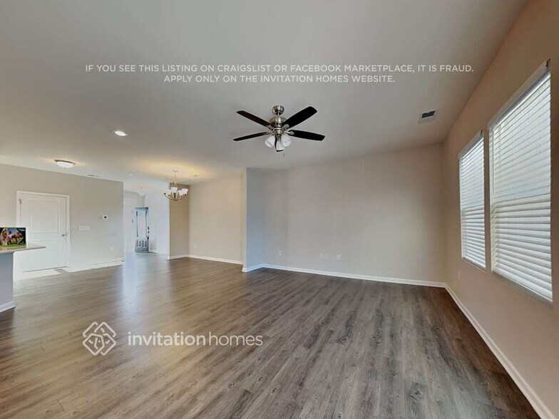 Building Photo - 1801 Birdhouse Ln