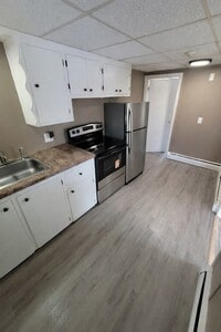 Building Photo - 192 Tiogue Ave