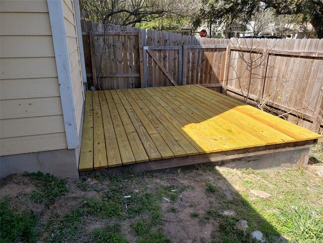 Building Photo - 2205 Melissa Oaks Ln