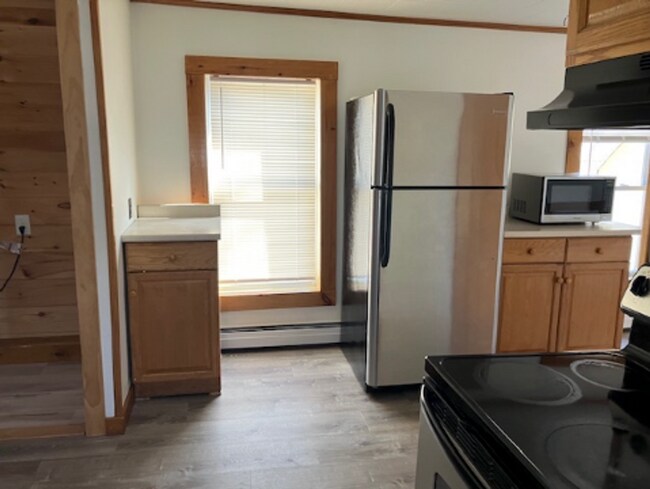 Building Photo - 141 Spruce St