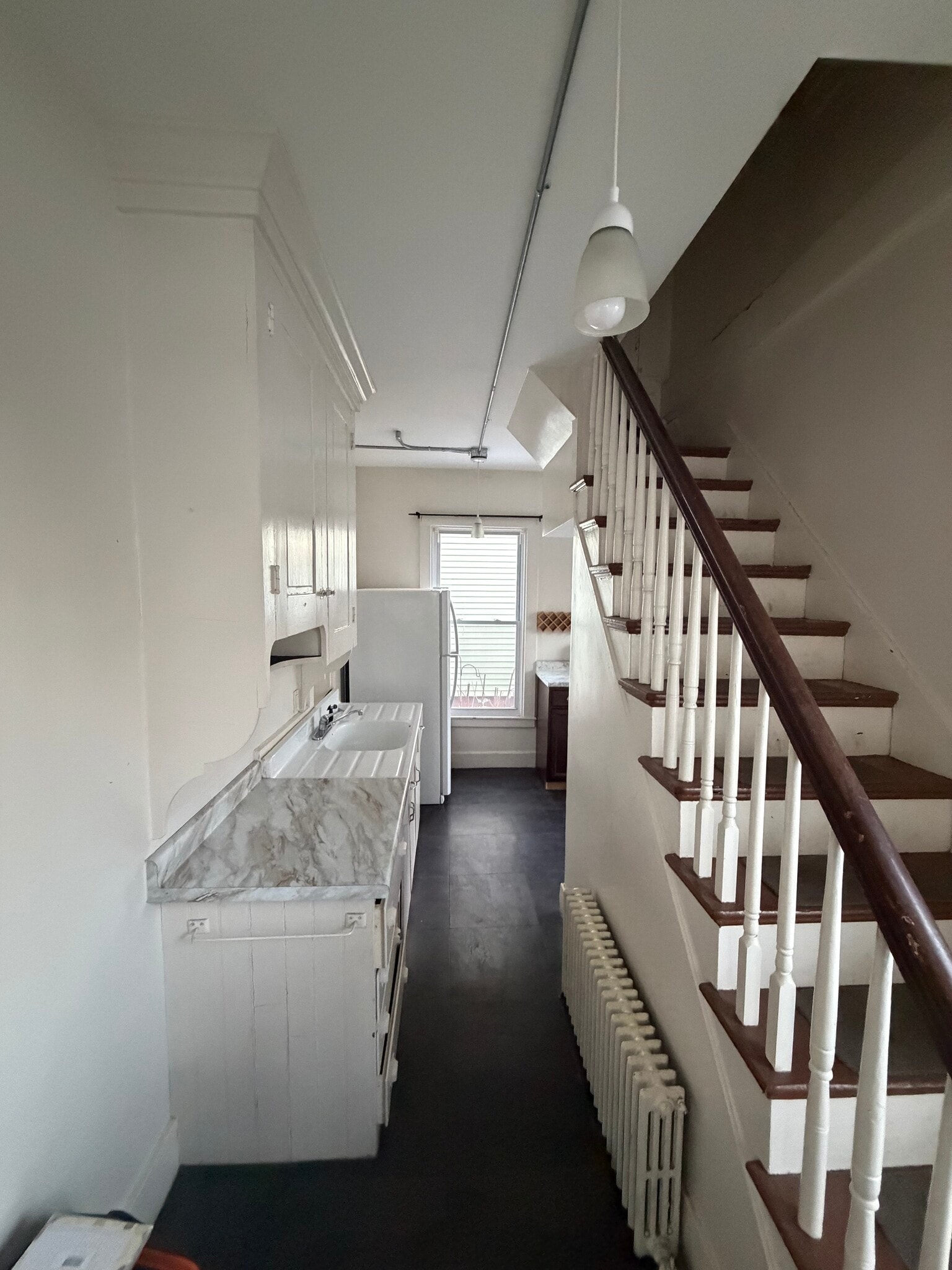 kitchen hallway - 50 Silver St