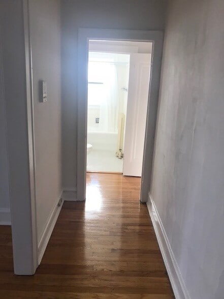 Building Photo - 534 Hinman Ave