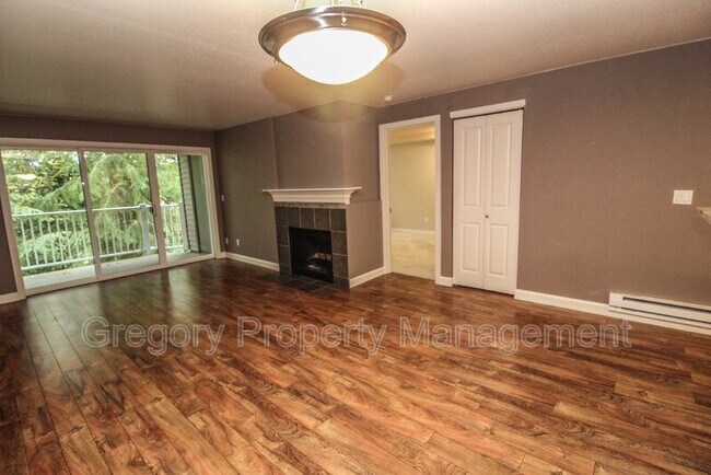 Building Photo - 16101 Bothell Everett Hwy
