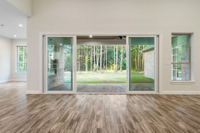 Building Photo - 12110 W Tara Plantation Dr